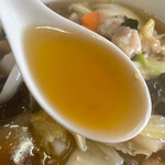 Kakoutei Honten - 鶏ガラベースのあっさりしたスープ