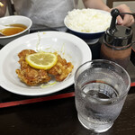 麺王 - 唐揚げ3個＋定食210円　キャベツ食べた後の写真　笑