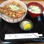 てんぷら 高七 - かき揚げ天丼です。大好きなメニューの一つです。かき揚げが丼はみでるくらい大きいです。