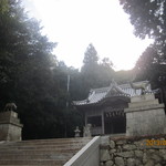 ベニット - 公園のふもとの神社