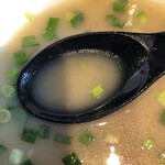 上州濃厚中華蕎麦 はたお商店 - バターが溶けたスープ