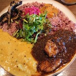 カレーとアイスの店 かりす - あいがけ①+②¥1,300+稚鮎のスパイス甘露煮¥400+プラムのアチャール¥100