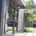 エグ・ヴィヴ - お店入口