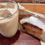 Cafe TRAINNO sandwich - アイスカフェオレ+ぷりぷりエビカツオーロラタルタル