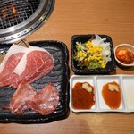 Satsuma Sanchoku Sumibiyakiniku Ushikai - タレは3種類♡