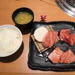 薩摩産直 炭火焼肉うしかい - お昼の贅沢ランチ　￥2,728