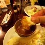 MJB珈琲店 - カレーを浸けて食べる