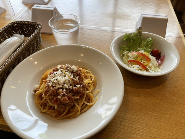 鶴岡の隠れ家カフェ『カフェスタジオ サンク』 &ndash; 落ち着く空間と手作りランチ