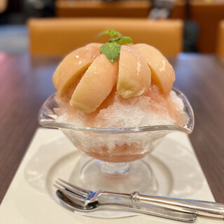 o-rudeidaininguwinza- - 桃のかき氷