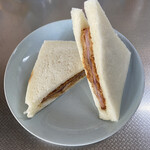 サンドウィッチ サンドーレ - ハムカツのハムはミルフィーユ状なのわかるかなぁ。