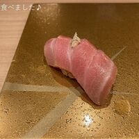 梅田 鮨 よこ田 - 大トロ寄りの中トロ