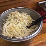 恵比須 - 添え付けのモヤシ