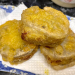 居酒屋 きよし - れんこんはさみあげ 280円。