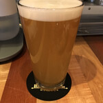 ヒマラヤテーブル - ビアへるん(島根)のレモンヴァイツェン。本来バナナ感のあるヴァイツェンがレモンを加えることにより重たさがなくなる感じ。普段ヴァイツェンはあまり・・・な人の方が好みに合うかも？