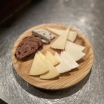 3 types of Spanish cheese