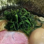 横浜家系ラーメン 三郷家 - ほうれん草。