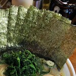 横浜家系ラーメン 三郷家 - 海苔増しは5枚100円。