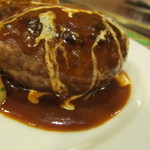 石垣牛鉄板焼＆BAR 月桃庵 - 石垣牛のハンバーグのアップです