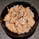 若狭家 - 切り落とし炙りとろサーモン丼（572円）