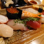 Sushidokoro Sushikin - オススメ握り①?だったかな。これも十分美味しそう♪