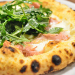 ピッツェリア・エ・バール・レガーメ - プロシュートコットとルーコラのビアンカ●２０１３．０３．１８【訪問８回目】