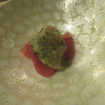 鮨 大門 - 地物85キロのマグロ　上には長いも山葵