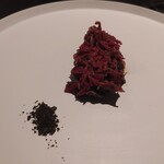 フロリレージュ - (2022/7 訪問)鮑。紫キャベツの酸味と食感が柔らかい鮑と良い相性。