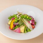 Sakae and salad of vegetables