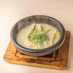 鹽煮餃子配特製水炊锅湯