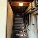 島之内フジマル醸造所 - 階段上がりますよ〜☆