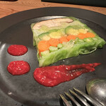 Shimanouchi Fujimaru Jouzousho - 彩り野菜のテリーヌ発酵パプリカとベリーのソース　1430円