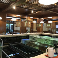 博多料亭 稚加榮 - 網ですくいあげる