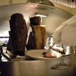 ロウリーズ・ザ・プライムリブ 東京 赤坂 - これでカットしてくれます