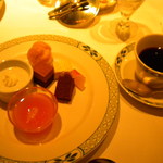 ロウリーズ・ザ・プライムリブ 東京 赤坂 - デザートもバイキング