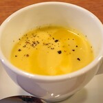 ビストロ ラグリ - 本日のスープ　　トウモロコシのスープ