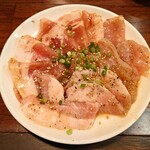 肉盛ホルモン - 