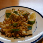 炭火焼き鳥と自然派ワインのお店　Gallo - 夏の一皿；とうもろこしとバジルのかき揚げ