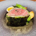 Miura料理店 - ◆南部茶の香りを纏わせた甲州牛のキャベツ包み  味付け卵とロックフォール