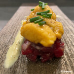 カーサ・デル・チーボ - 鯨の頬肉のタルターラと生海胆