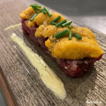 カーサ・デル・チーボ - 鯨の頬肉のタルターラと生海胆