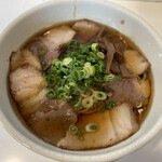 中華そば 源さん - チャーシュー麺(鹿児島県産黒豚バラチャーシュー)並950円