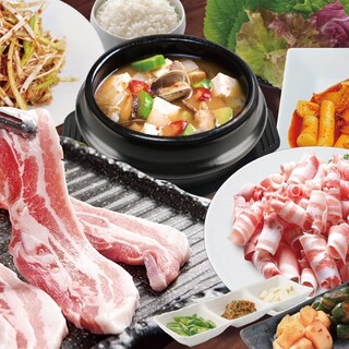 正宗南韓韓式烤豬五花肉和韓式煎餅等也是大受歡迎的發源地