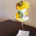 カフェ・ド・ラパン - 国産完熟アップルマンゴーのパフェ