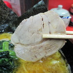 やや厚めの豚チャーシュー