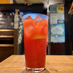 餃子とスパークリング バブルス - クセになるトマトサワー