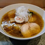 中華そば 深緑 - 白出汁　1300円
      
      チャーシュー：知床鶏もも、もろみポーク2枚選択（バラ・ロース）