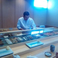 小判寿司 棚倉 - 氷をつかったネタケースに本物を感じる。