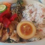 Wasai No Kuni - 混ぜご飯とチキンと野菜類