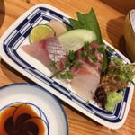 Sushi To Oden Ninoya - お刺身盛合せ