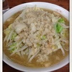 ラーメン二郎 品川店 - 普通盛 小
                                麺少なめ 700円
                                ニンニク、アブラ
                                2013.3